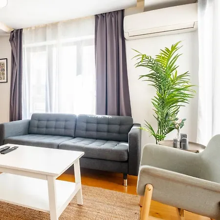 Exquisite Flat With Central Location In Nisantasi Апартаменты Стамбул