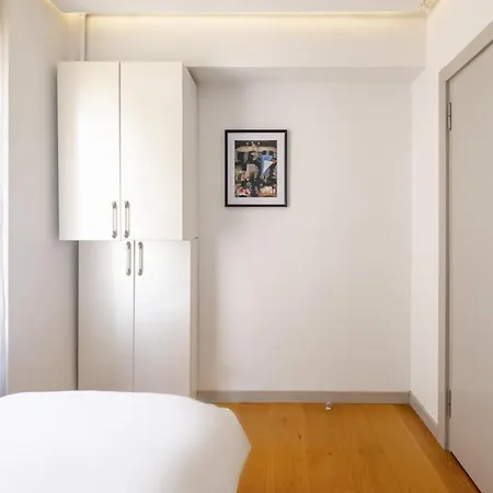 Exquisite Flat With Central Location In Nisantasi *