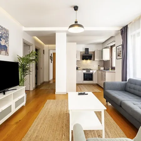 Exquisite Flat With Central Location In Nisantasi Apartment